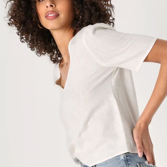 White linen boxy crop top v-neck size xs from Lulu’s - Picture 5 of 6